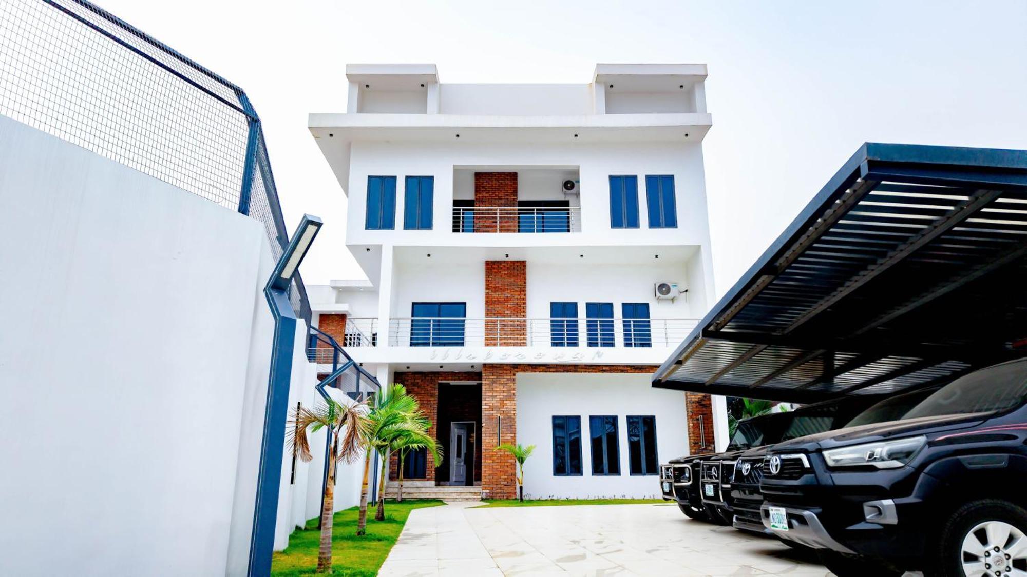 Castle Homes Executive Villas Gwarinpa Exterior photo